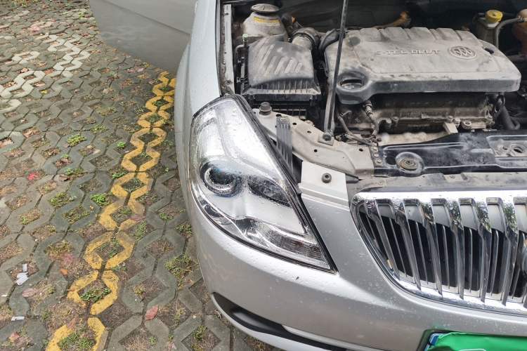 Used Buick Excelle 2015 1.5L Automatic Classic Model Right Front Headlight