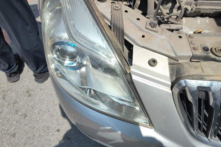 Used Buick Excelle 2015 1.5L Manual Classic Trim Right Front Headlight