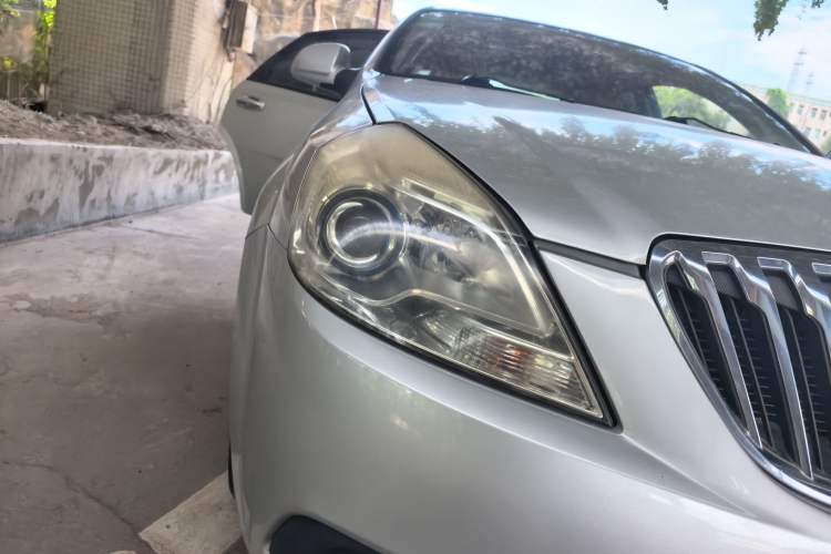 Used Buick Excelle 2015 1.5L Automatic Classic Model Right Front Headlight