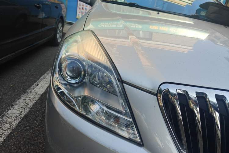 Used Buick Excelle 2015 1.5L Automatic Classic Model Right Front Headlight