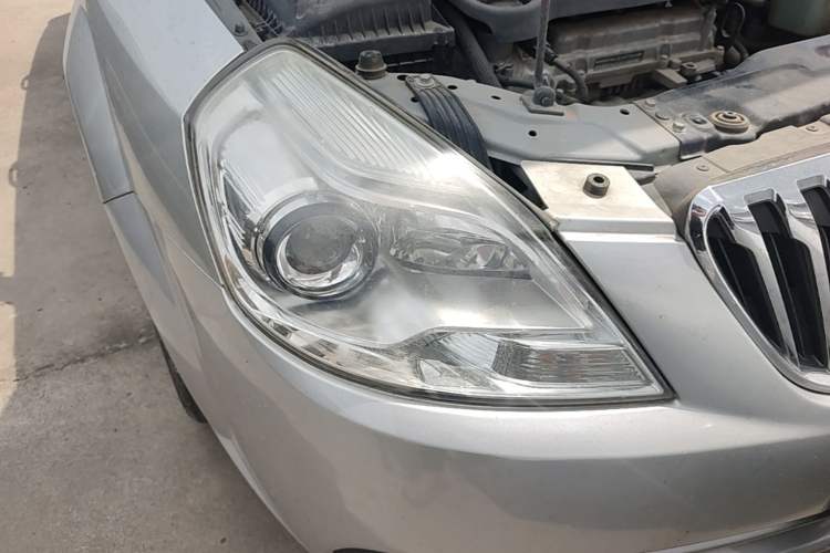 Used Buick Excelle 2015 1.5L Automatic Luxury Edition Right Front Headlight
