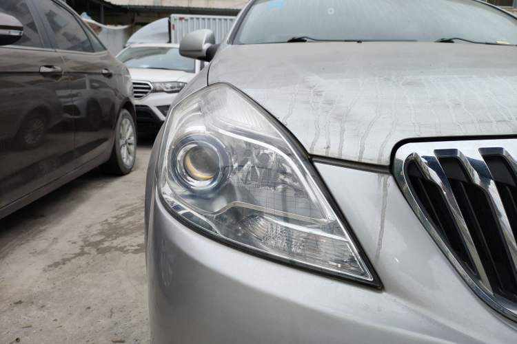 Used Buick Excelle 2015 1.5L Automatic Classic Model Right Front Headlight