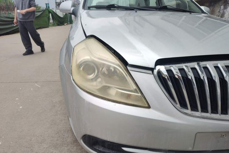 Used Buick Excelle 2015 1.5L Automatic Classic Model Right Front Headlight