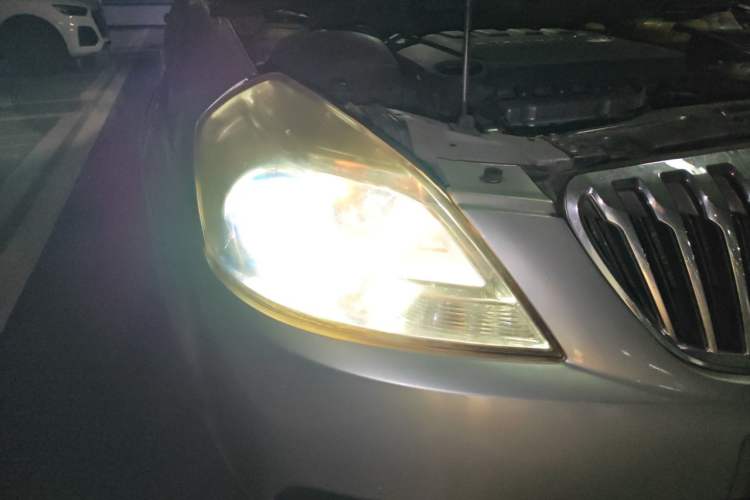 Used Buick Excelle 2015 1.5L Automatic Classic Model Right Front Headlight