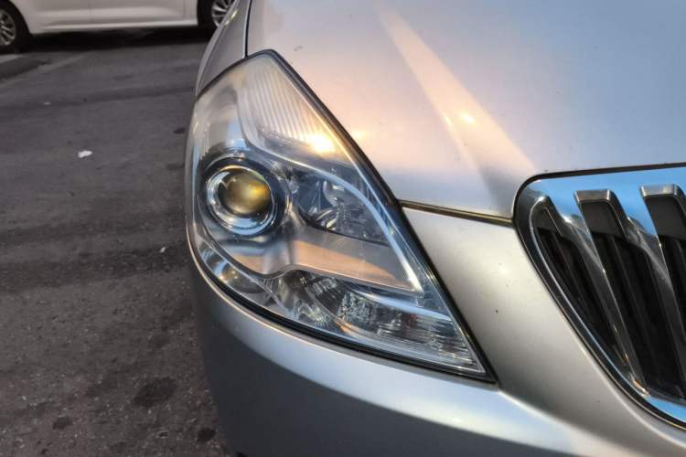 Used Buick Excelle 2015 1.5L Automatic Classic Model Right Front Headlight