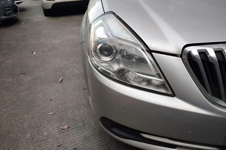 Used Buick Excelle 2015 1.5L Manual Classic Trim Right Front Headlight