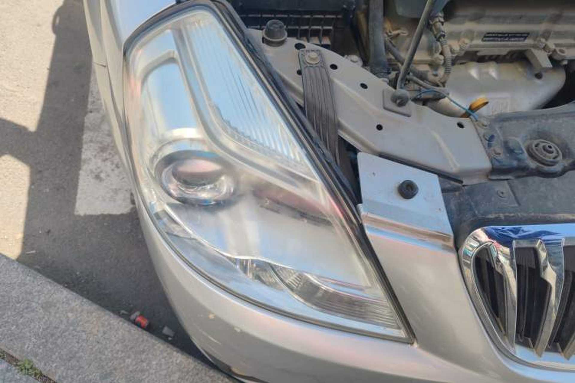 Used Buick Excelle 2015 1.5L Manual Luxury Model Right Front Headlight
