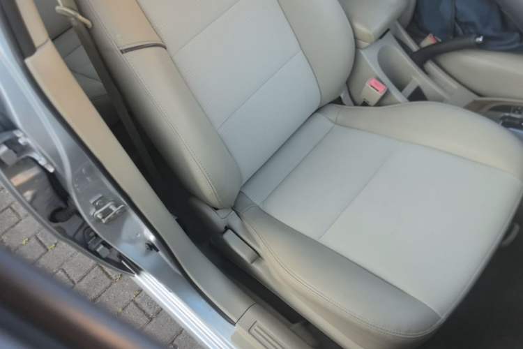 Used Buick Excelle 2015 1.5L Automatic Classic Model Right Front Seat