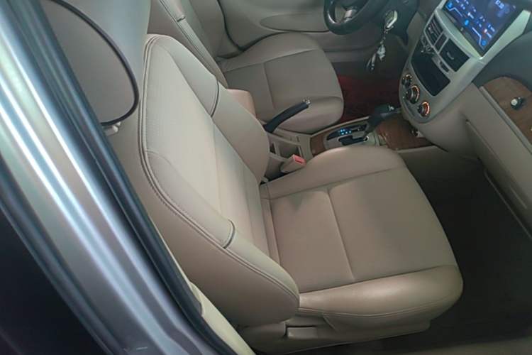 Used Buick Excelle 2015 1.5L Automatic Classic Model Right Front Seat