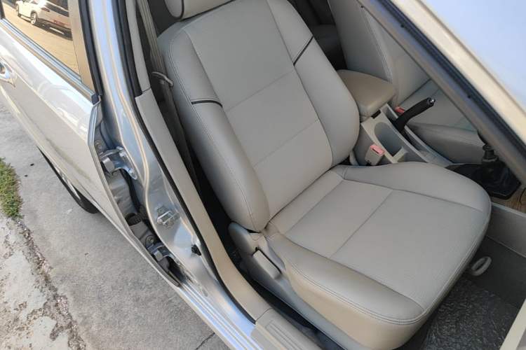 Used Buick Excelle 2015 1.5L Manual Classic Trim Right Front Seat