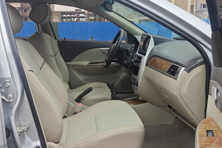 Used Buick Excelle 2015 1.5L Manual Classic Trim Right Front Seat