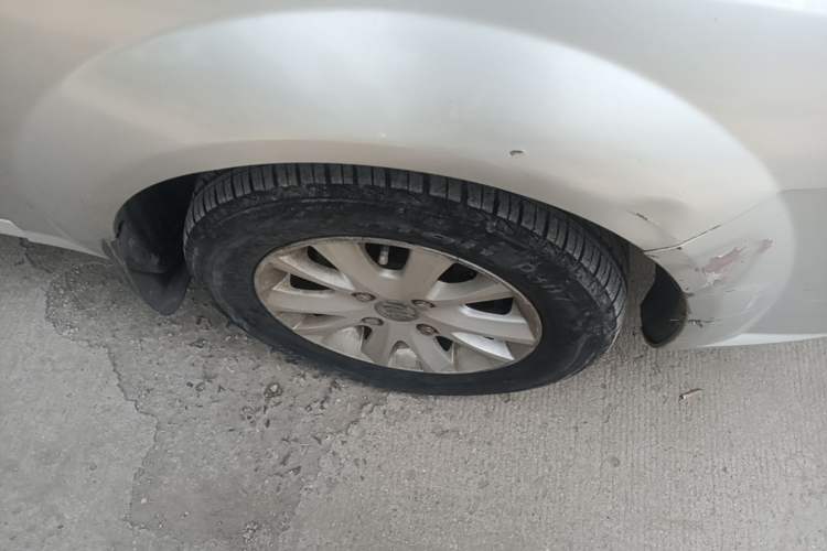 Used Buick Excelle 2015 1.5L Manual Classic Trim Right Front Wheel Hub