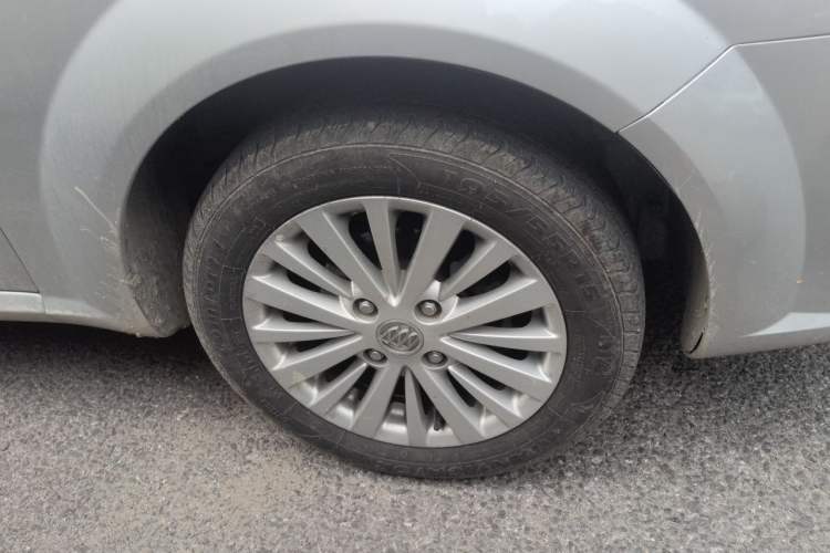 Used Buick Excelle 2015 1.5L Manual Luxury Model Right Front Wheel Hub