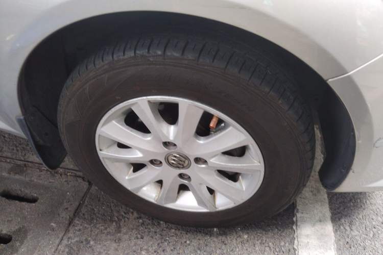 Used Buick Excelle 2015 1.5L Automatic Classic Model Right Front Wheel Hub