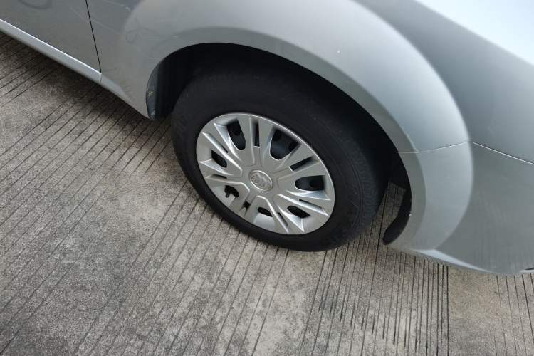 Used Buick Excelle 2015 1.5L Automatic Classic Model Right Front Wheel Hub