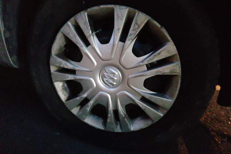 Used Buick Excelle 2015 1.5L Manual Classic Trim Right Front Wheel Hub