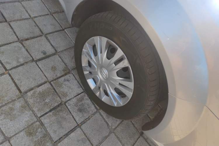 Used Buick Excelle 2015 1.5L Automatic Classic Model Right Front Wheel Hub