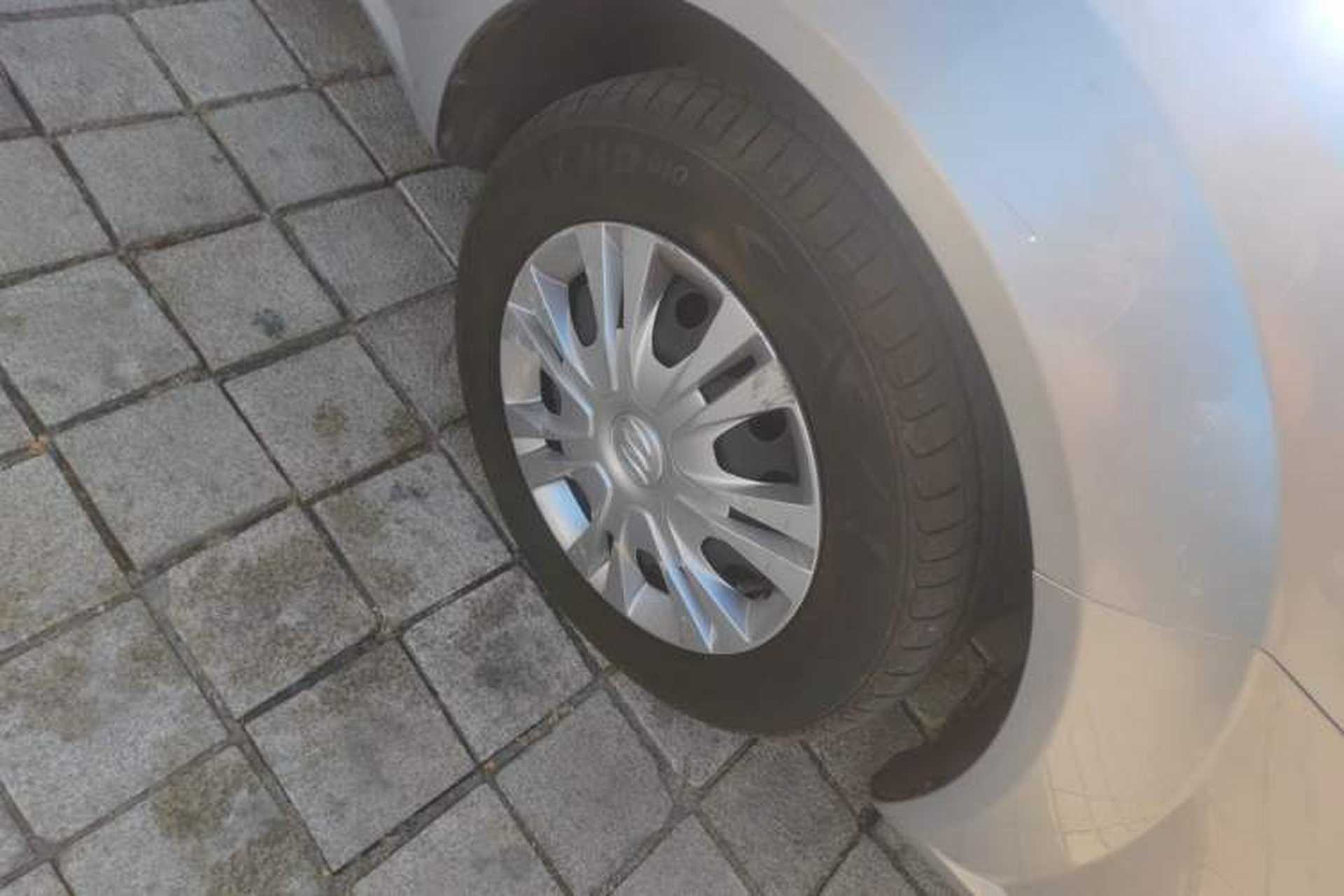 Used Buick Excelle 2015 1.5L Automatic Classic Model Right Front Wheel Hub