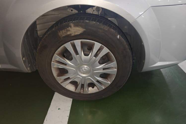 Used Buick Excelle 2015 1.5L Automatic Classic Model Right Front Wheel Hub