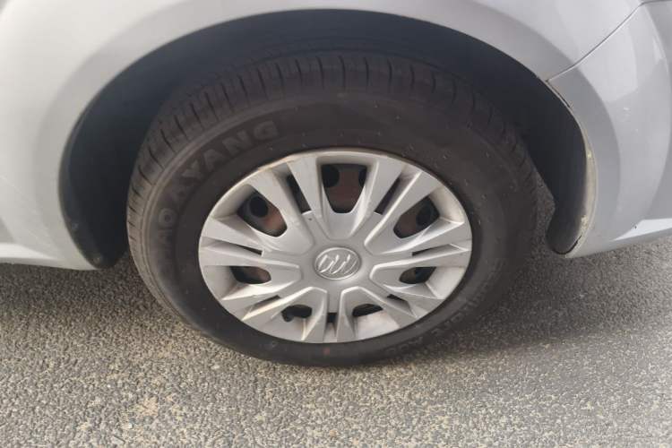 Used Buick Excelle 2015 1.5L Manual Classic Trim Right Front Wheel Hub