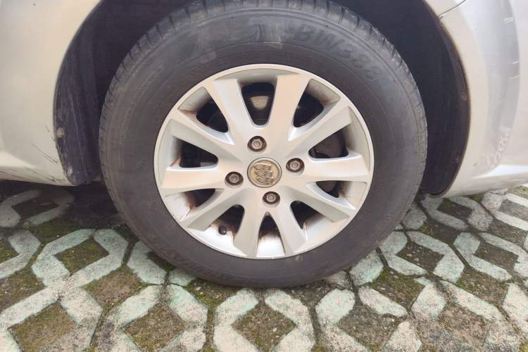 Used Buick Excelle 2015 1.5L Automatic Classic Model Right Front Wheel Hub