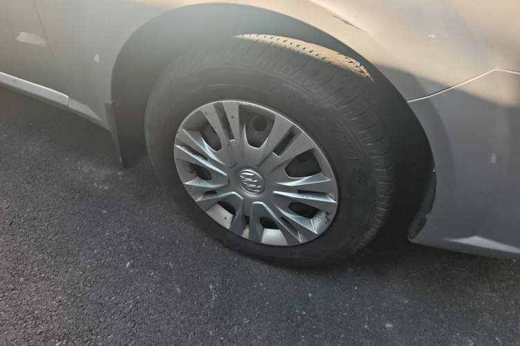 Used Buick Excelle 2015 1.5L Manual Classic Trim Right Front Wheel Hub