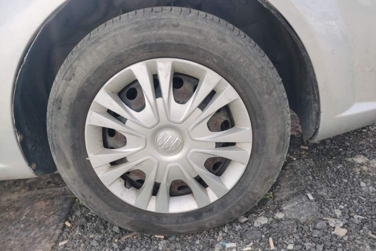 Used Buick Excelle 2015 1.5L Automatic Classic Model Right Front Wheel Hub