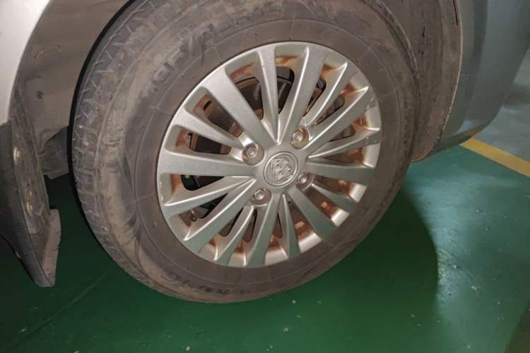 Used Buick Excelle 2015 1.5L Manual Classic Trim Right Front Wheel Hub