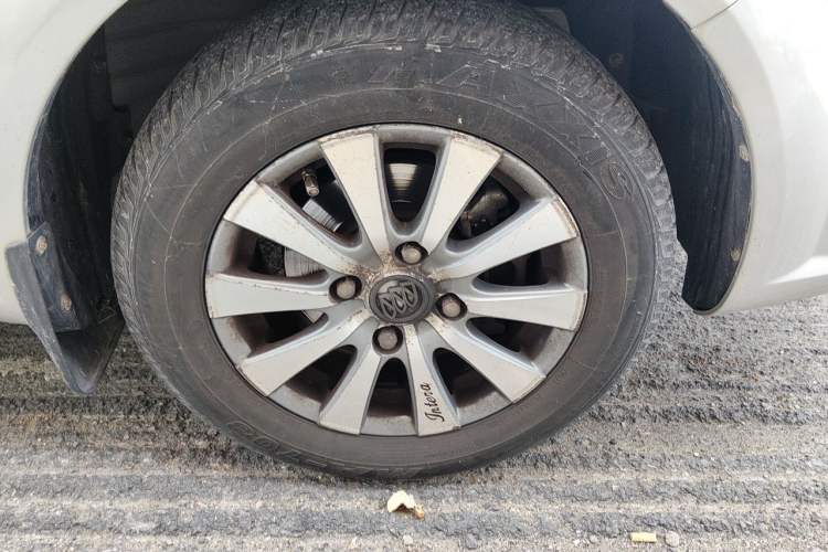 Used Buick Excelle 2015 1.5L Manual Classic Trim Right Front Wheel Hub