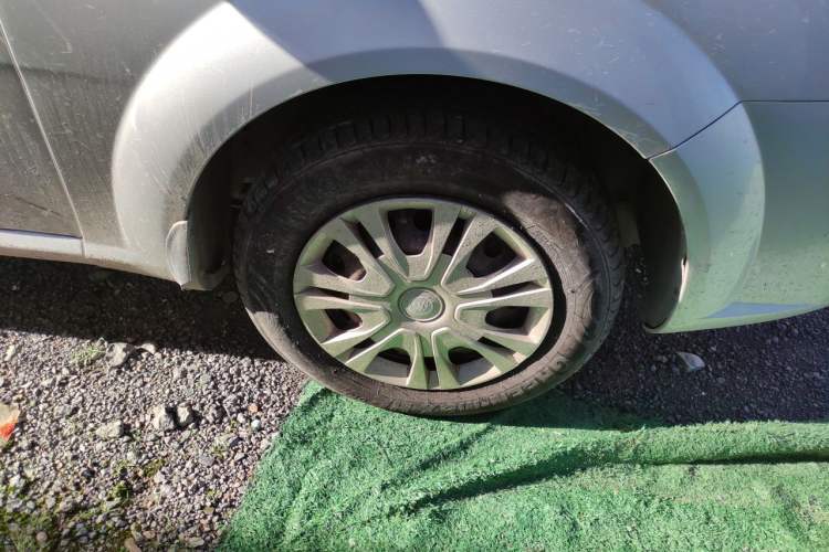 Used Buick Excelle 2015 1.5L Manual Classic Trim Right Front Wheel Hub