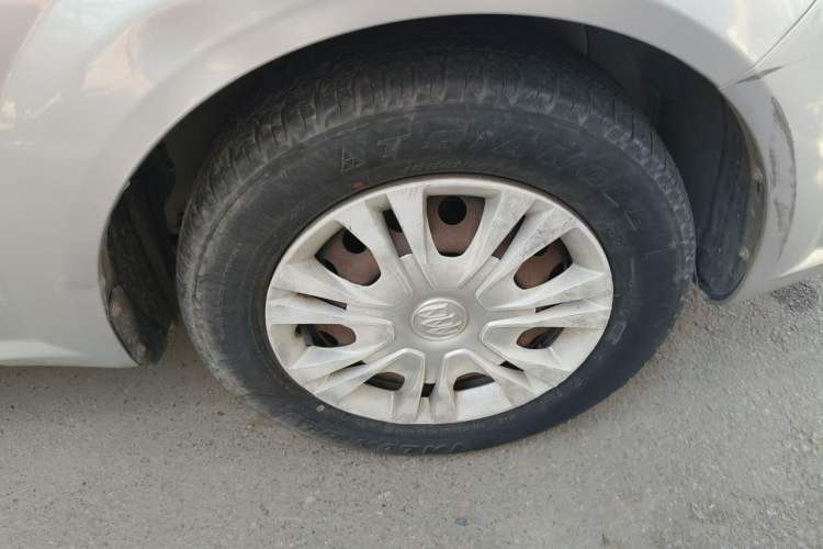 Used Buick Excelle 2015 1.5L Automatic Classic Model Right Front Wheel Hub