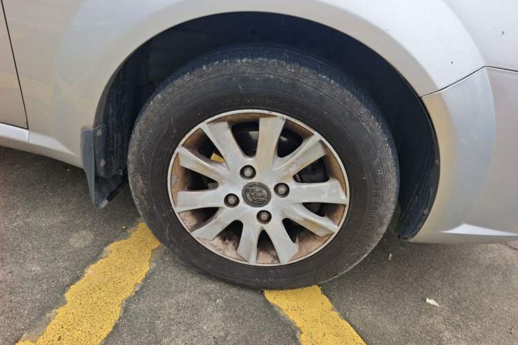 Used Buick Excelle 2015 1.5L Automatic Classic Model Right Front Wheel Hub