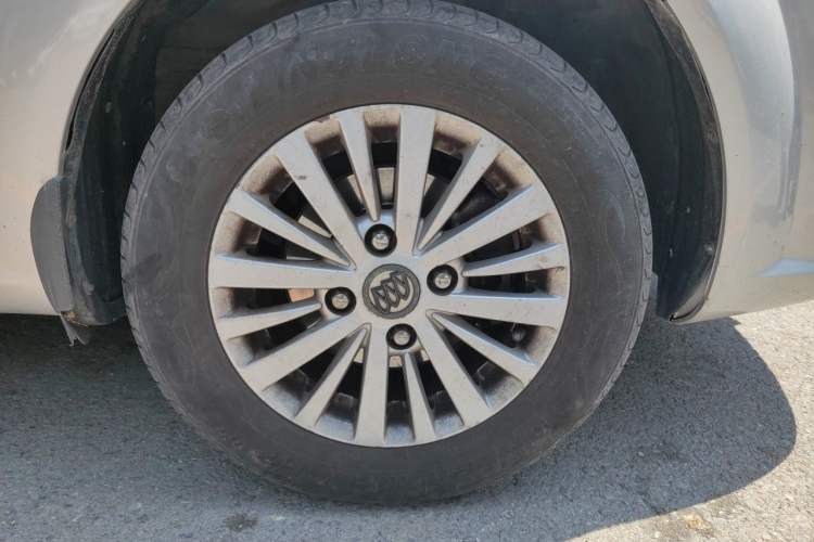 Used Buick Excelle 2015 1.5L Manual Classic Trim Right Front Wheel Hub