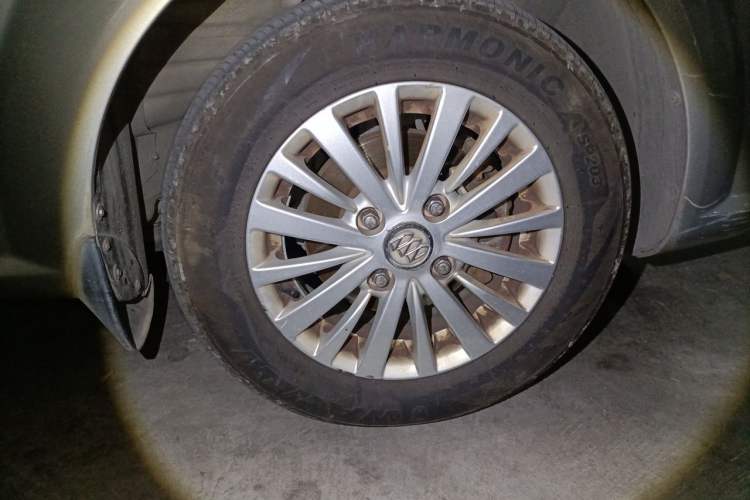 Used Buick Excelle 2015 1.5L Automatic Classic Model Right Front Wheel Hub