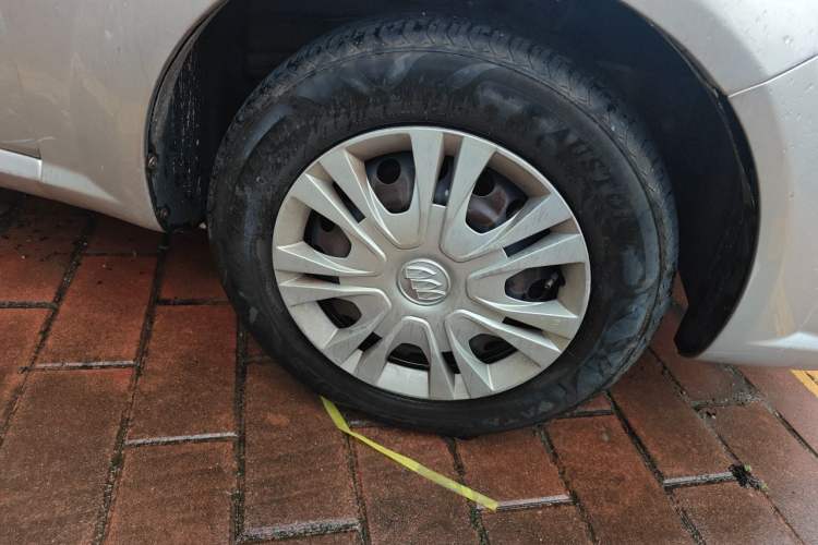Used Buick Excelle 2015 1.5L Automatic Classic Model Right Front Wheel Hub