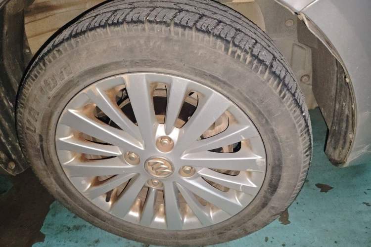Used Buick Excelle 2015 1.5L Manual Luxury Model Right Front Wheel Hub