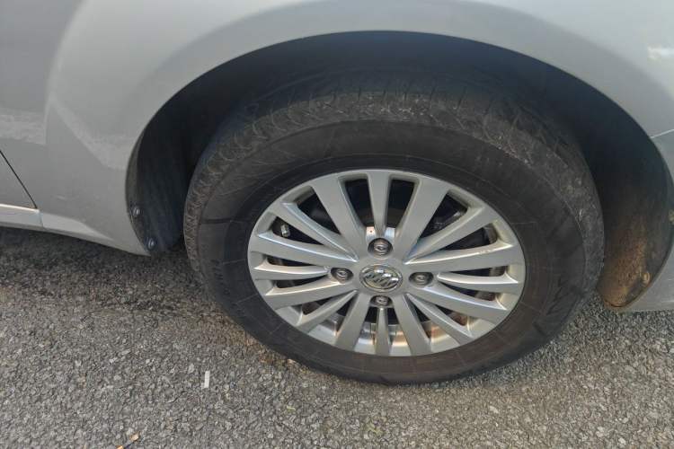 Used Buick Excelle 2015 1.5L Automatic Classic Model Right Front Wheel Hub