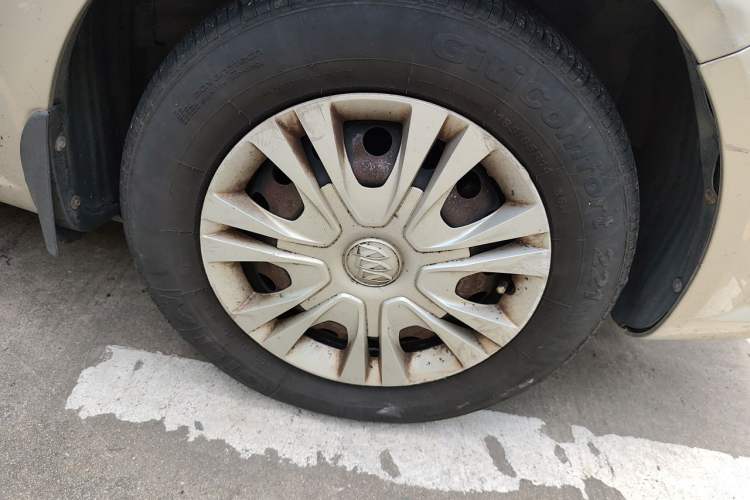 Used Buick Excelle 2015 1.5L Automatic Classic Model Right Front Wheel Hub