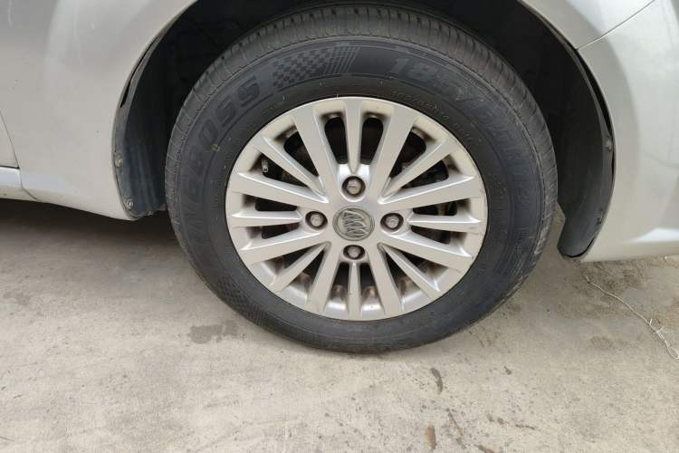 Used Buick Excelle 2015 1.5L Automatic Classic Model Right Front Wheel Hub
