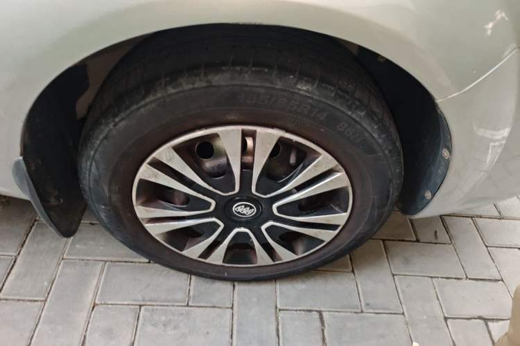Used Buick Excelle 2015 1.5L Automatic Classic Model Right Front Wheel Hub