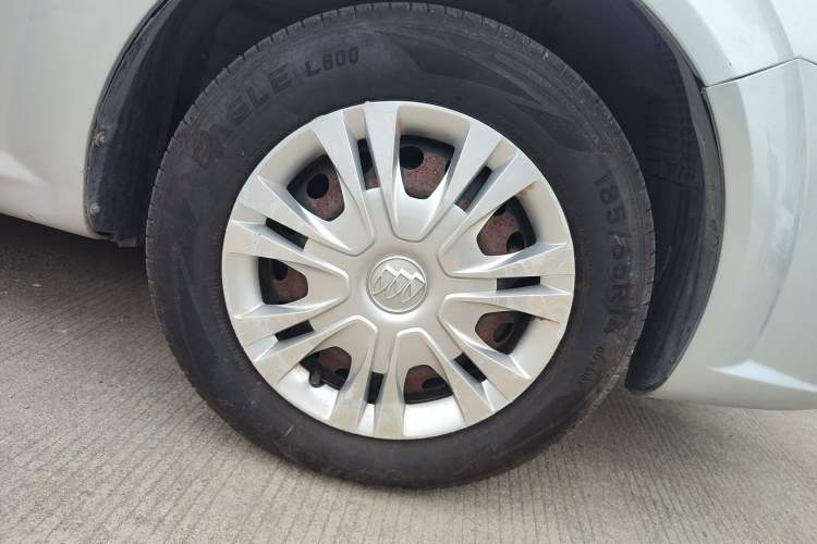 Used Buick Excelle 2015 1.5L Automatic Classic Model Right Front Wheel Hub