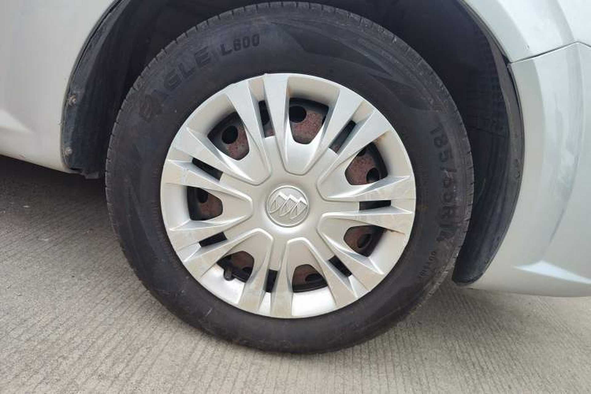 Used Buick Excelle 2015 1.5L Automatic Classic Model Right Front Wheel Hub