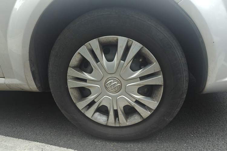 Used Buick Excelle 2015 1.5L Automatic Classic Model Right Front Wheel Hub
