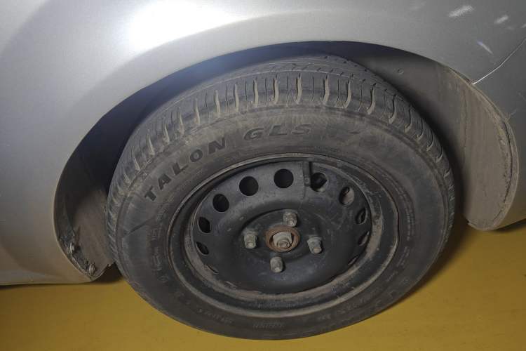 Used Buick Excelle 2015 1.5L Automatic Classic Model Right Front Wheel Hub