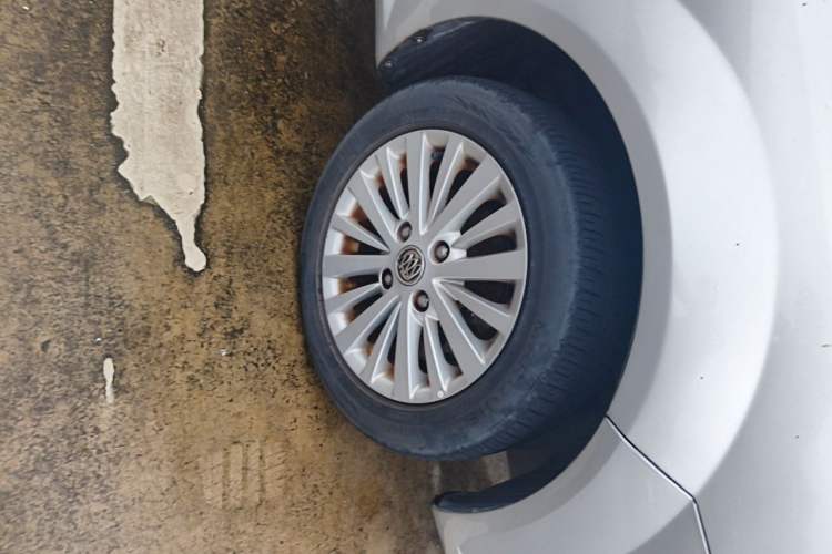 Used Buick Excelle 2015 1.5L Manual Luxury Model Right Front Wheel Hub