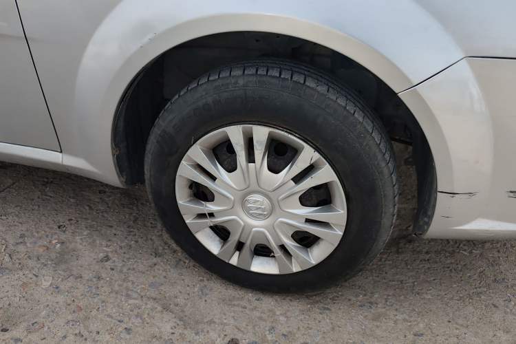 Used Buick Excelle 2015 1.5L Manual Classic Trim Right Front Wheel Hub