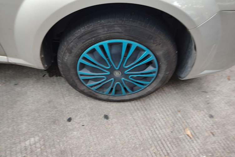 Used Buick Excelle 2015 1.5L Manual Classic Trim Right Front Wheel Hub