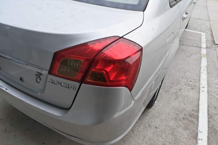Used Buick Excelle 2015 1.5L Automatic Classic Model Right Rear Taillight
