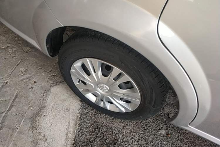 Used Buick Excelle 2015 1.5L Manual Classic Trim Right Rear Wheel Hub