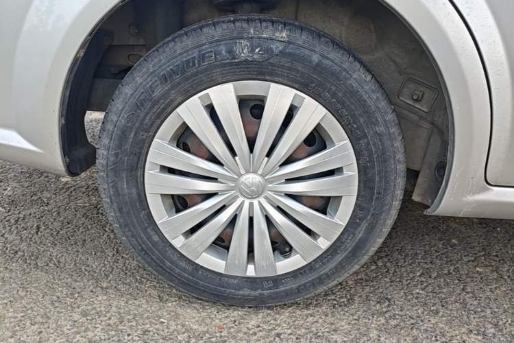 Used Buick Excelle 2015 1.5L Automatic Classic Model Right Rear Wheel Hub